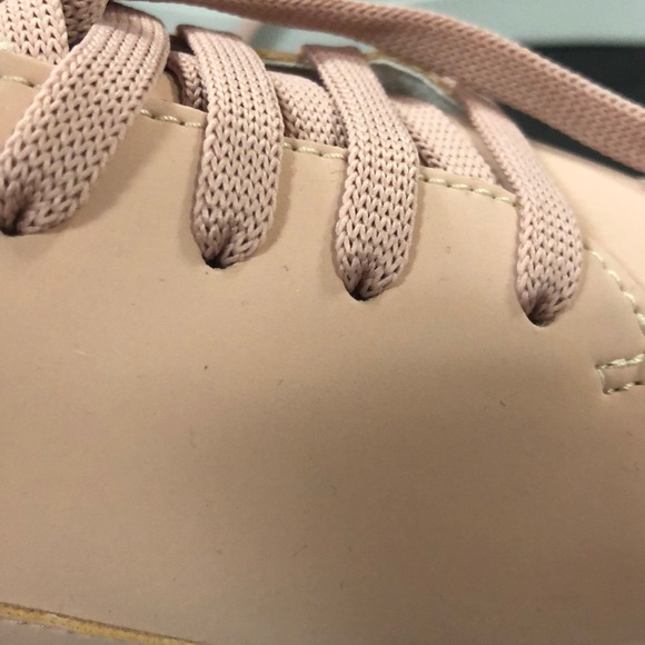 pink sneakers with snakeskin detail - Picture 4 of 4